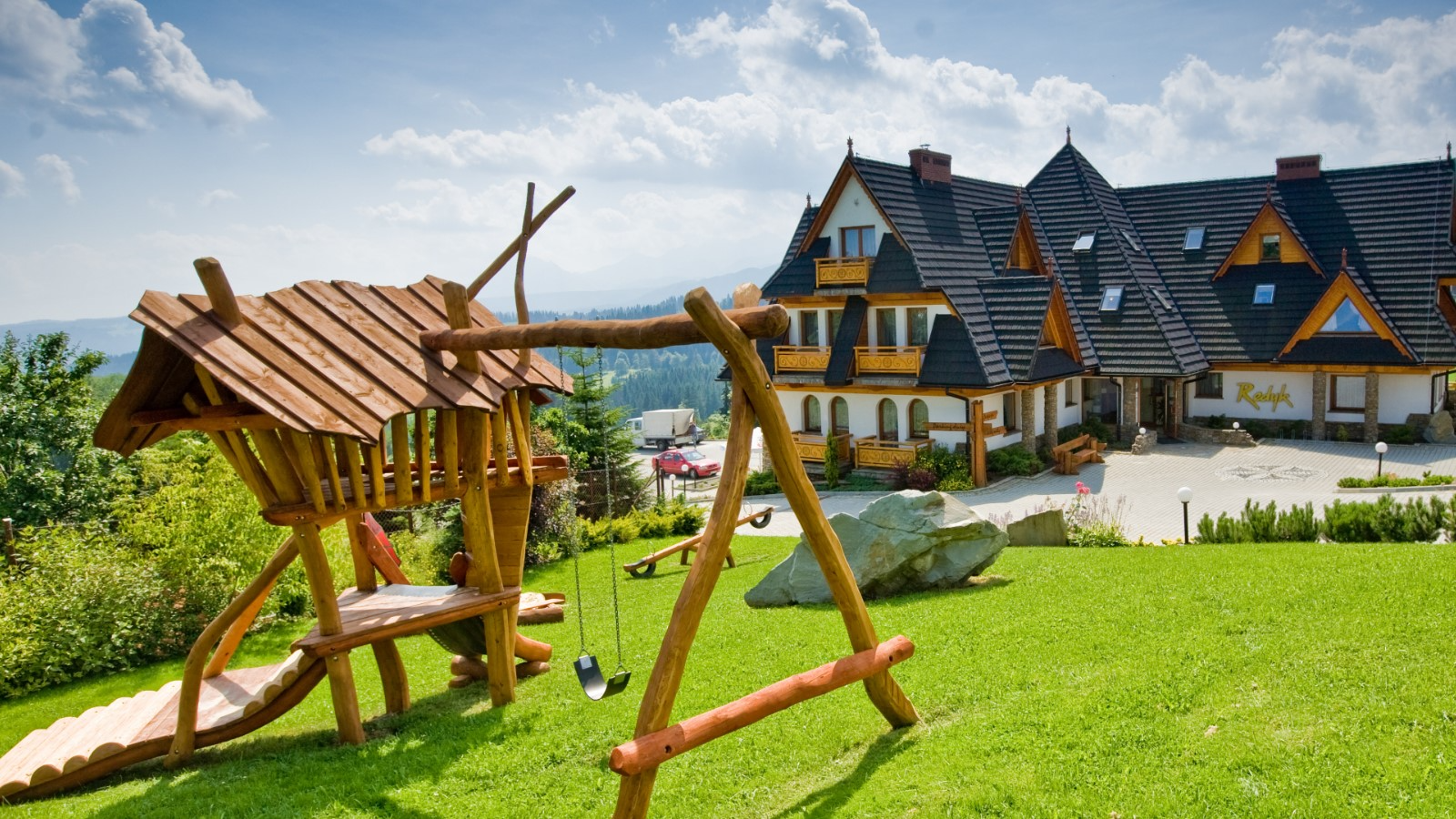 Hotel Redyk - habitación con vista a montañas